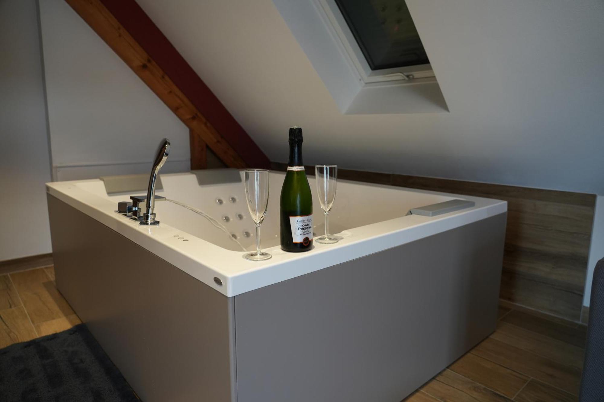 Gite Spa L'Atelier Emile - Spa Privatif - 5 Min Colmar Sainte-Croix-en-Plaine Luaran gambar